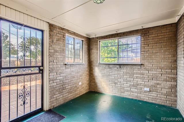 Building Photo - 3183 Vaughn St