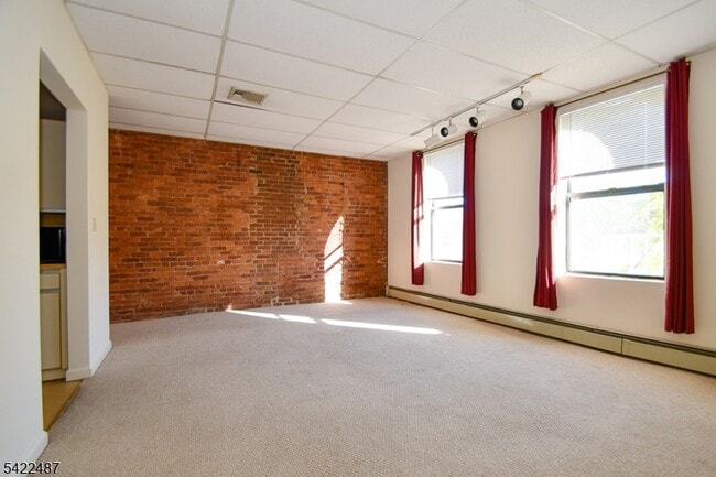 Building Photo - 431 Springfield Ave