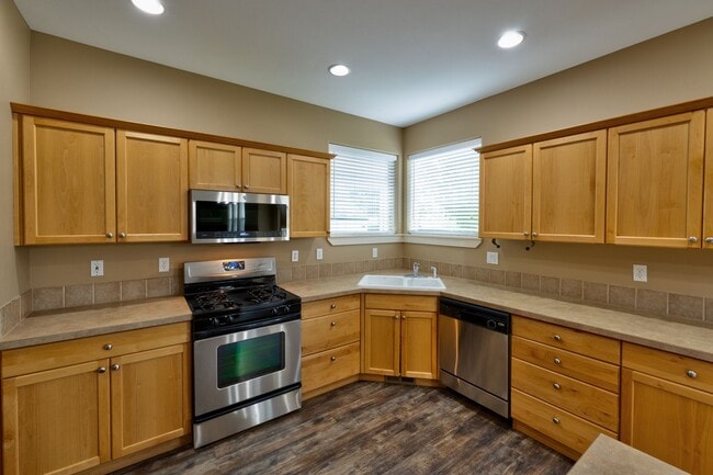 Building Photo - 61167 Cone Flower St