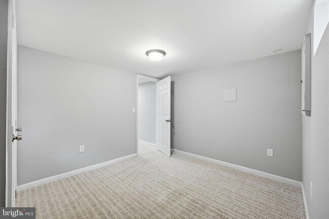Building Photo - 176 Carroll Rd