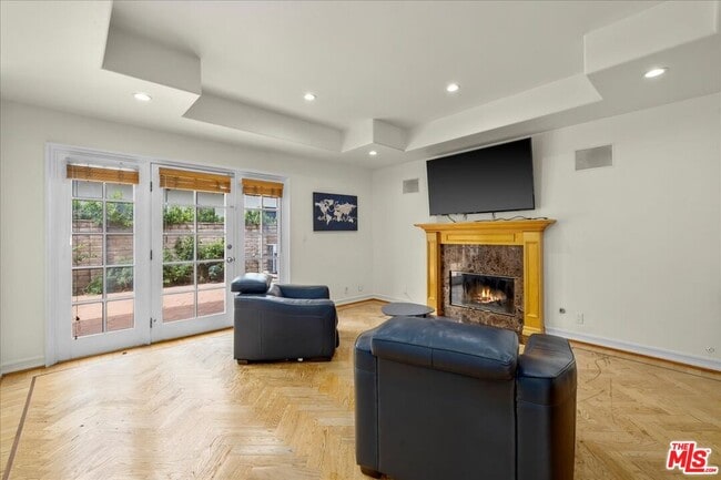 Building Photo - 5029 Lemona Ave