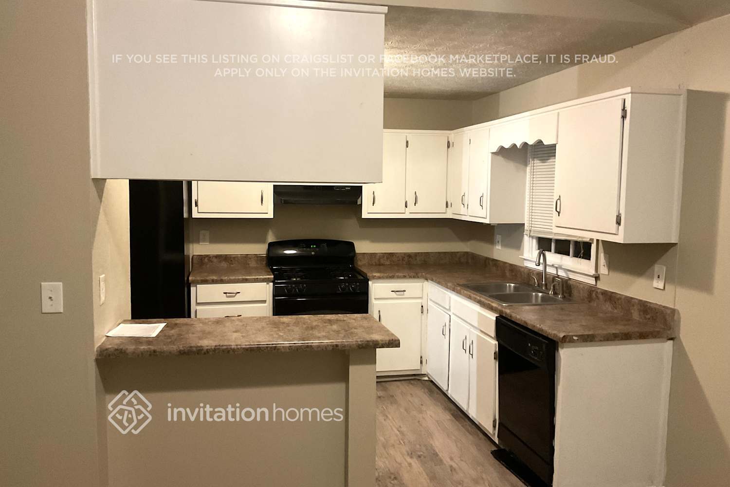 Building Photo - 1747 Vertex Dr SW