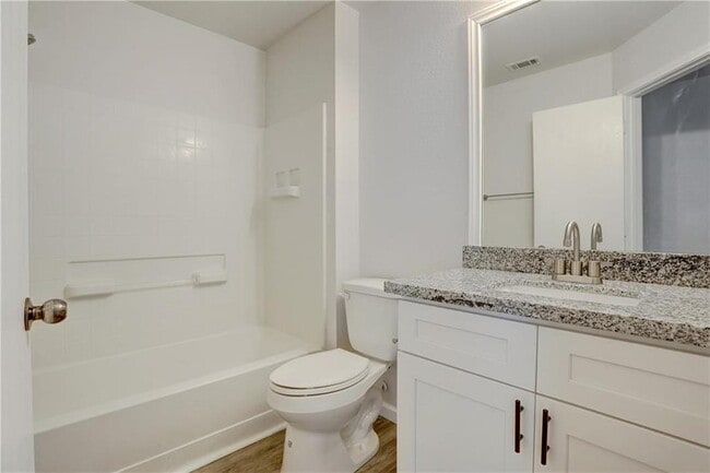 Building Photo - 15215 Parrish Ln