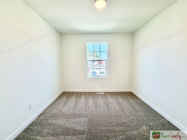 Building Photo - 17106 126th St Ct E