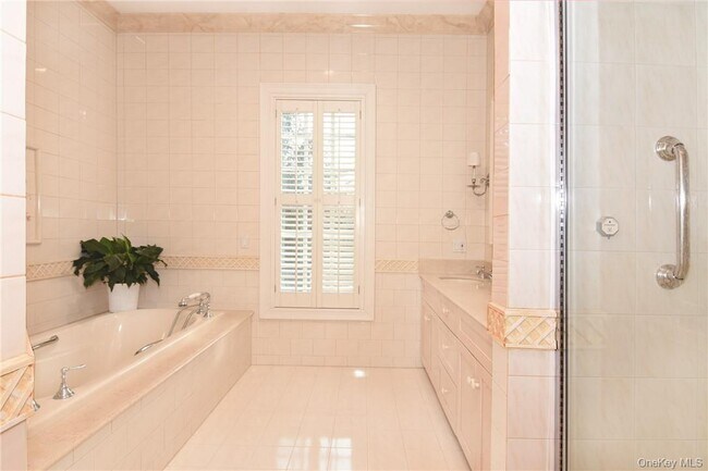 Building Photo - 10 Castle Rd