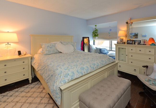 Building Photo - 911 Heritage Vlg