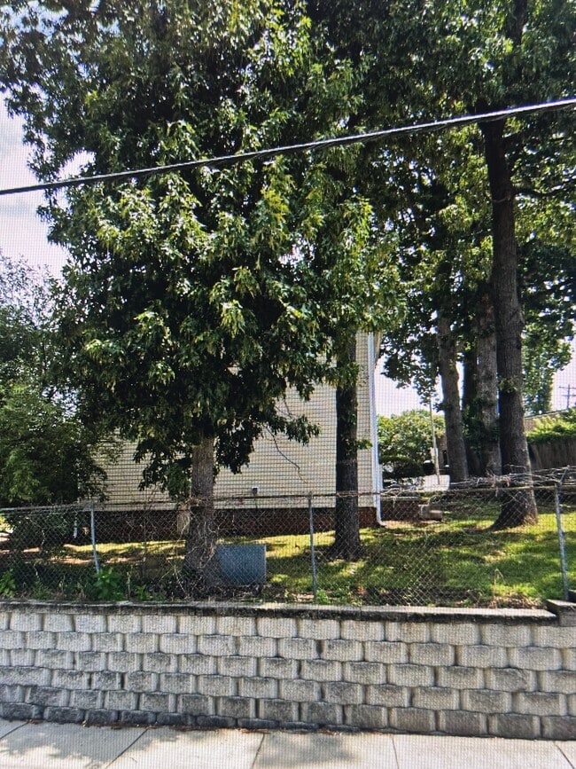 Primary Photo - 1630 Spring Garden St