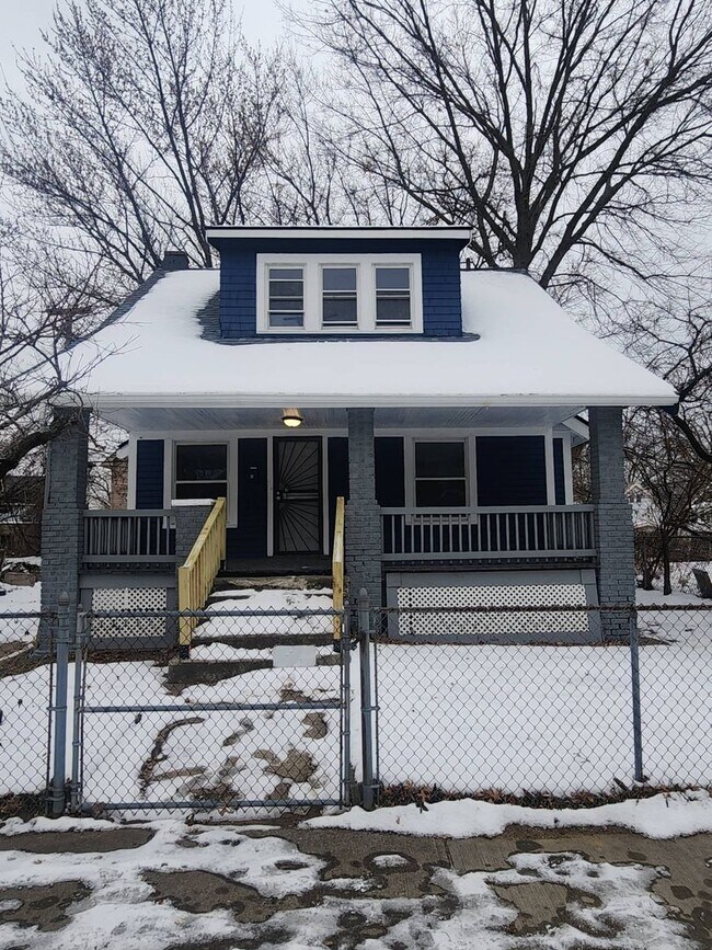 Building Photo - Charming 3-Bedroom Property in Prime Location