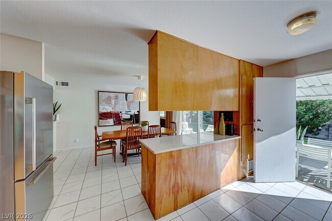 Building Photo - 1245 S 15th St