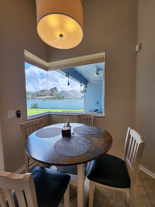 Building Photo - Beautiful 4 Bedroom 4 Bath Home In Ruskin