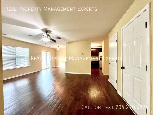 Building Photo - 1243 Farm Branch Dr SW