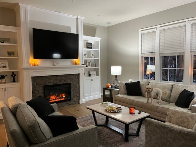 Building Photo - 3 Bedroom Luxury Townhome Rental for US OPEN!