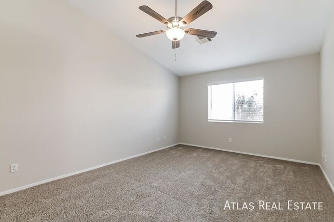 Building Photo - 916 Longshanks Rd