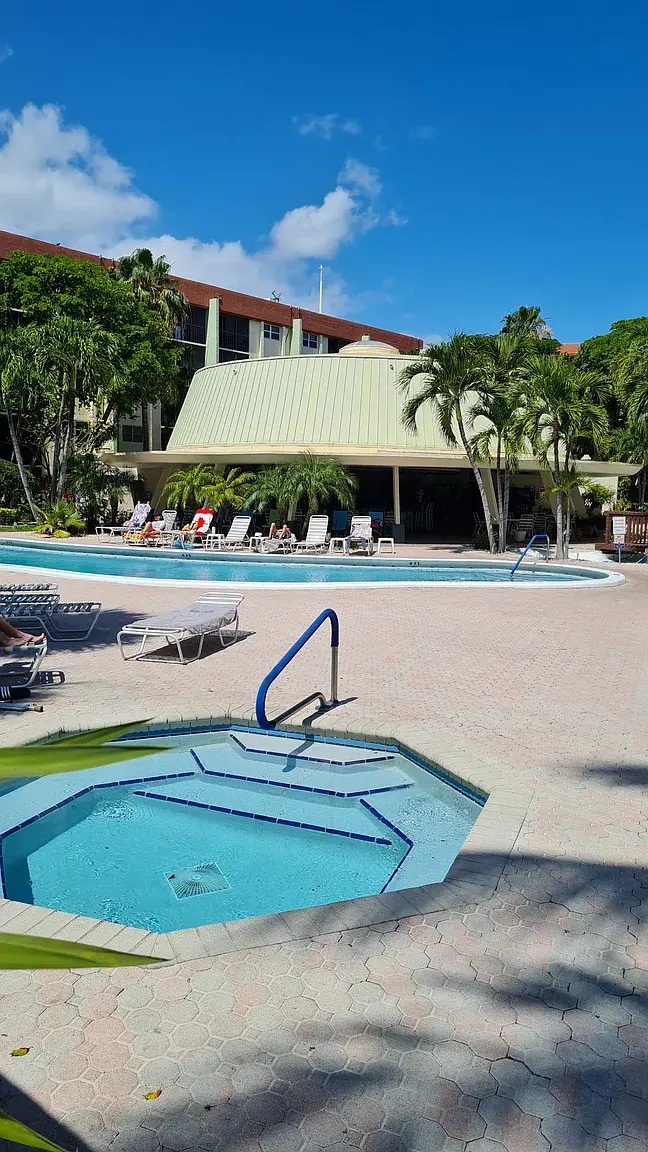 Building Photo - 5321 NE 24th Ter