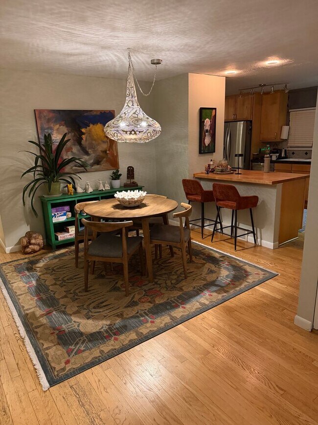 Building Photo - Lovely 3 BED / 2 BATH family home in Parkside neighborhood!