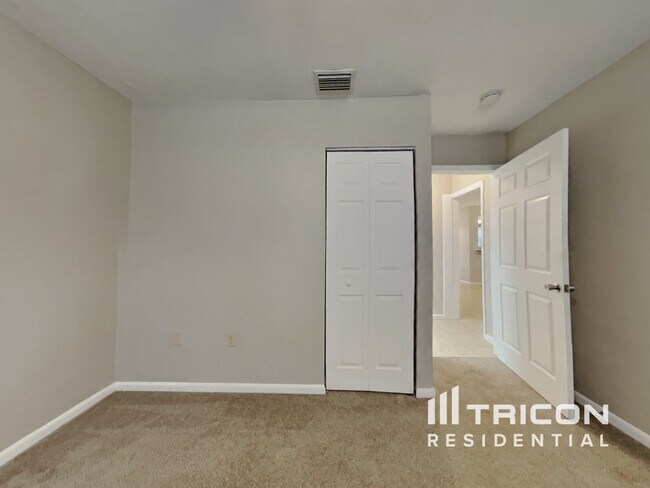 Building Photo - 10951 110th Ave N