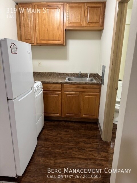 Building Photo - 319 W Main St