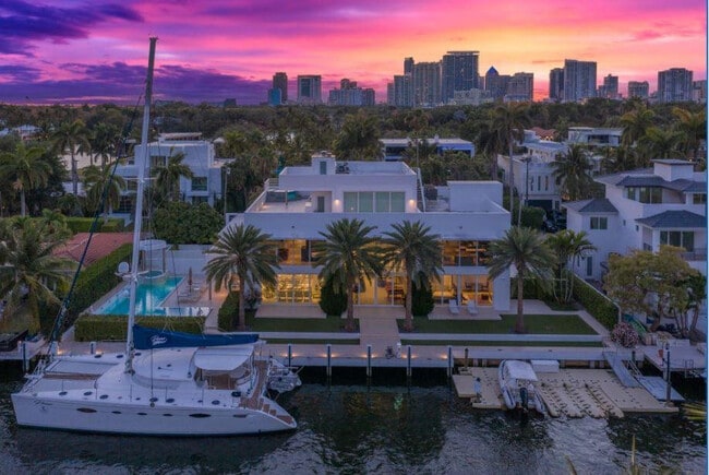 Building Photo - 500 Isle of Capri Dr