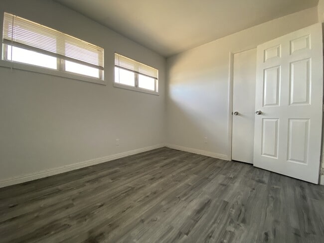 Building Photo - 267 W 500 N