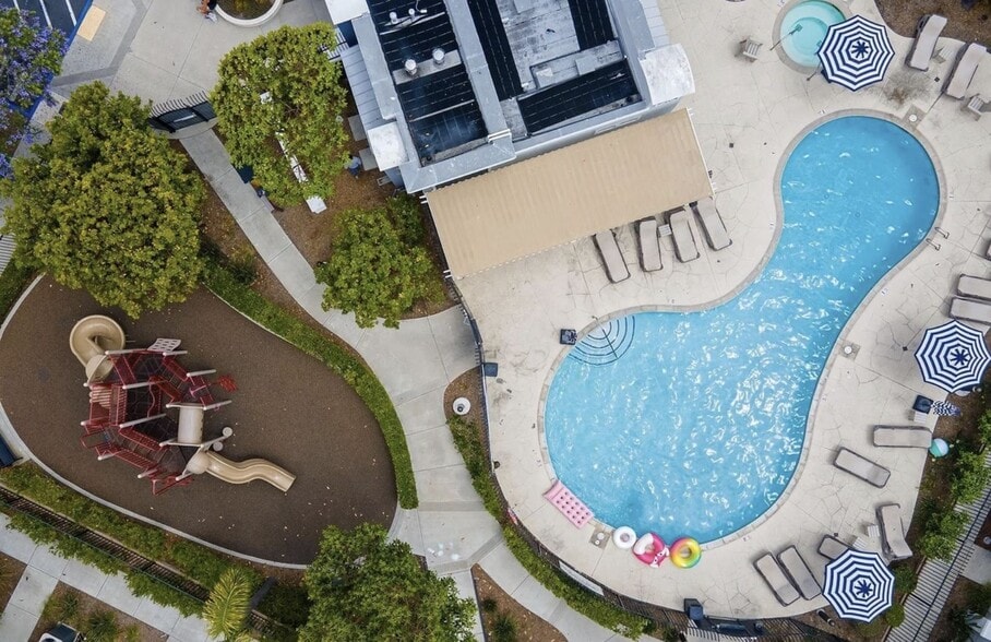 Pool and Jacuzzi - 3542 Shoreline Bluff Lane