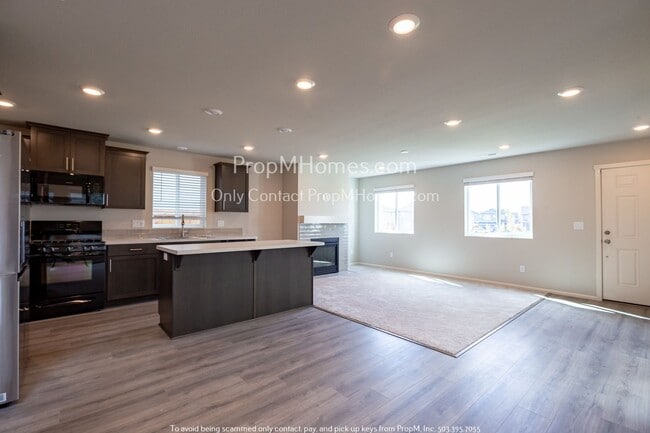 Building Photo - 1122 McCallum Ln