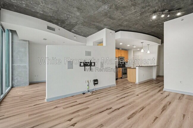 Building Photo - 210 N Church St