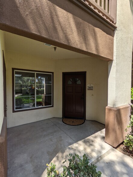 entrance, short walk to pool and clubhouse - 2960 Champion Way