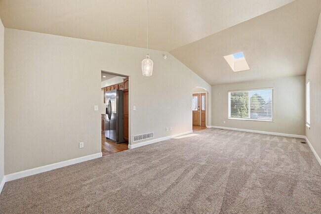Building Photo - $2,620.95 with $300 off the first month's rent, 5 Beds - 3.5 Bath, Single Family Home in Colorado...