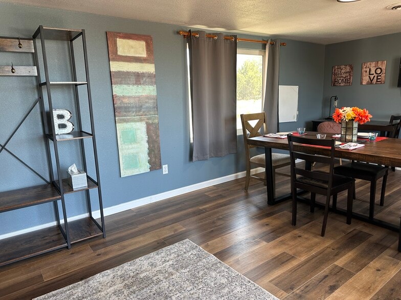 Building Photo - 1949 Daggs Loop