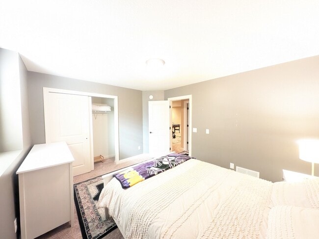 Primary Photo - 11274 Whitewater Dr