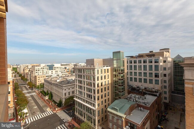 Building Photo - 631 D St NW