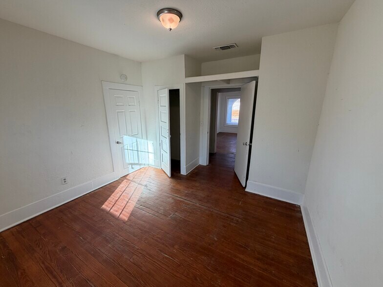 Building Photo - 2702 36th St