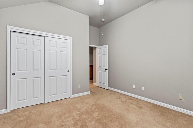 Building Photo - 2020 Petrified Forest Dr