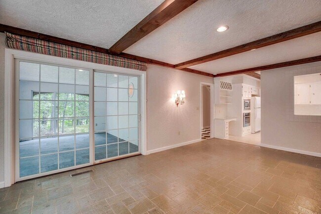 Building Photo - 27 Buttonwood Rd