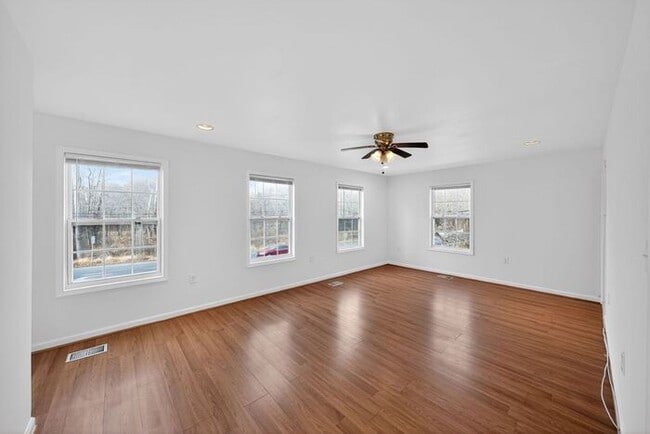 Building Photo - 7920 Temple Hill Rd