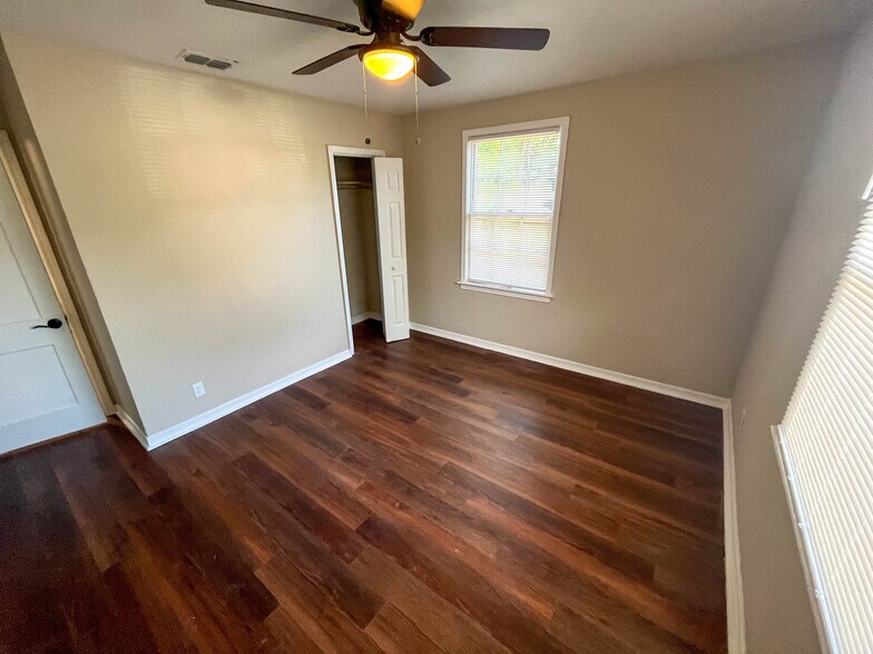 Building Photo - 1831 Bennett St