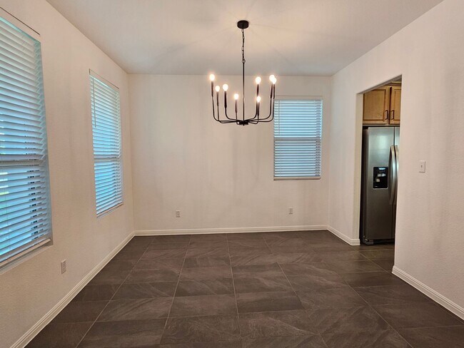 Building Photo - Beautiful 3 Bed / 3 Bath Home in North Lea...