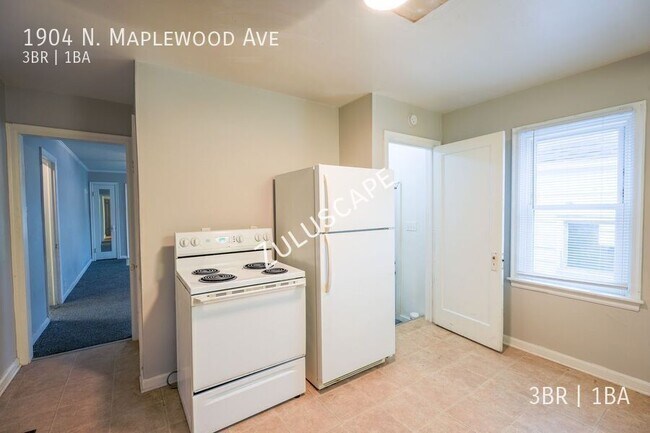 Building Photo - 1904 N Maplewood Ave