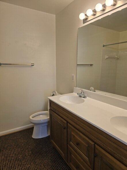 Master Bath 1 - 9310 China Grove Ct