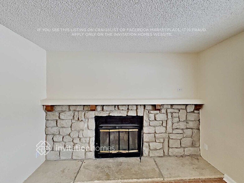 Building Photo - 5840 S Perth Pl