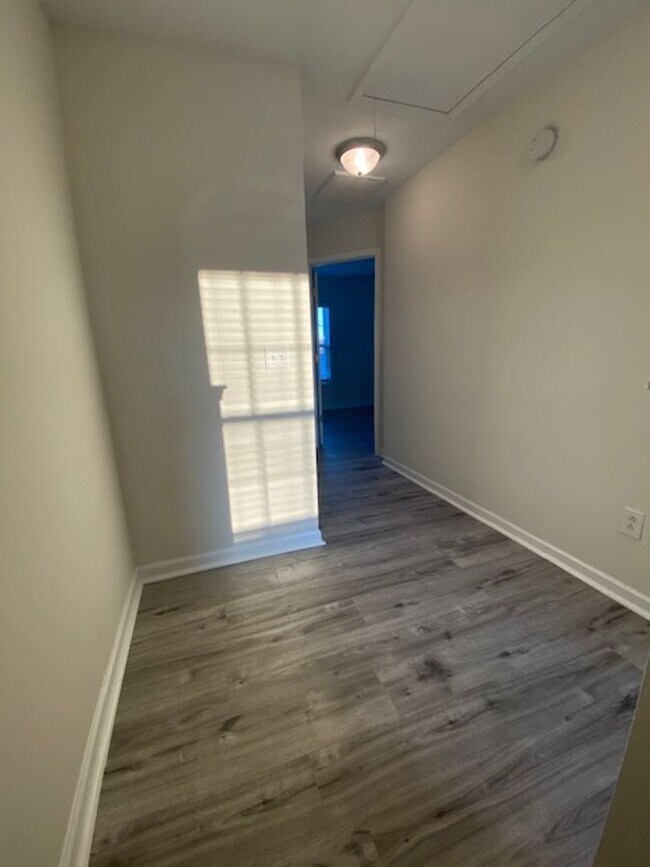 Building Photo - 324 Stewarts Landing Cir