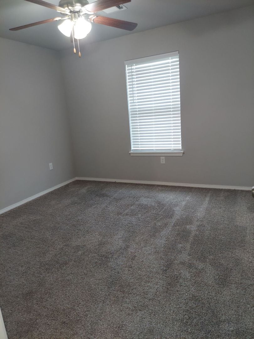 Building Photo - 1200 Sandstone Dr