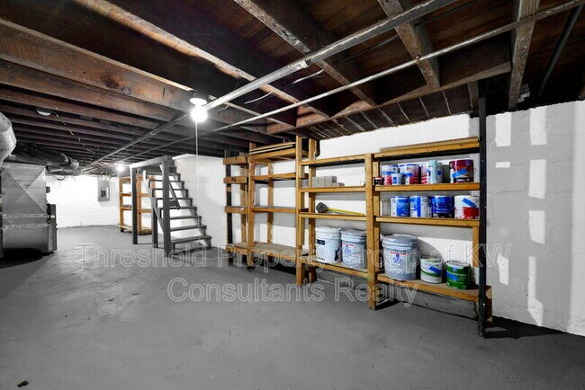 Building Photo - 342 E Morrill Ave