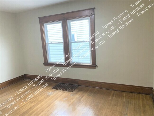 Building Photo - 92 Tremont Ave