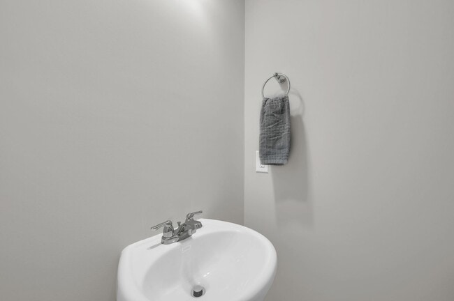 Building Photo - 246 Arnette Dr