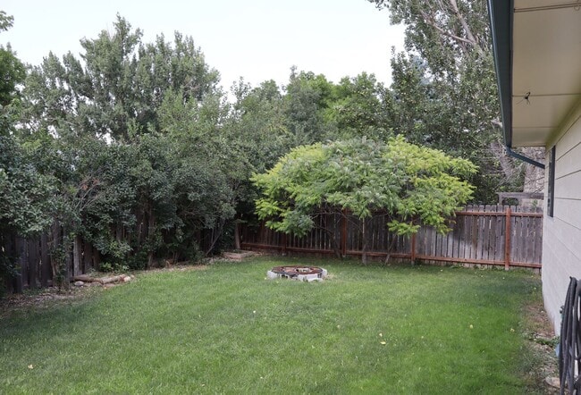 Building Photo - Spacious 4-Bedroom Single Family Home