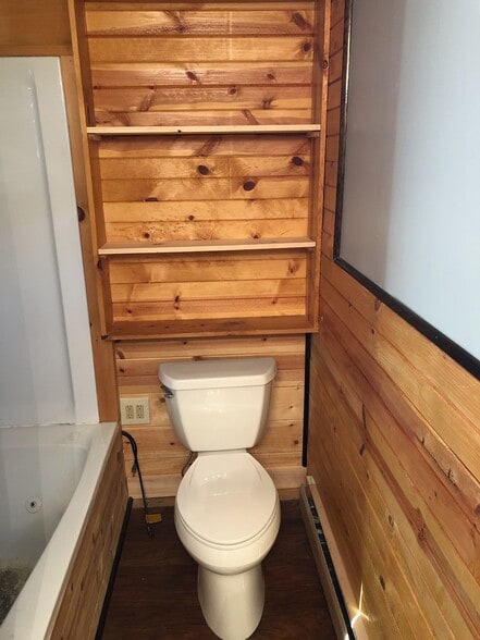 bath - 119 Fairview St.