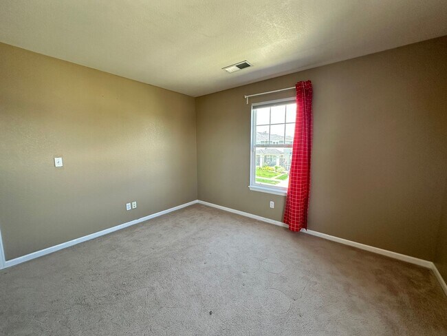 Building Photo - Horseshoe Ridge 4bd 3ba 2,522sq.ft. home FOR RENT!