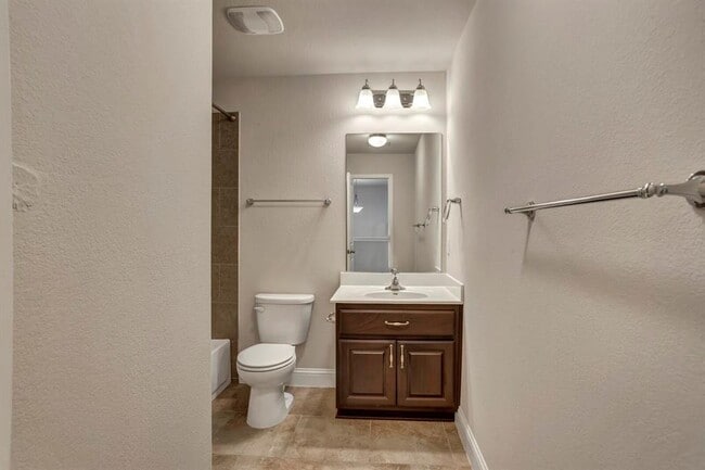 Building Photo - 708 Williams Way