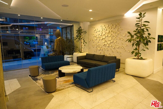 Building Photo - 414 N Orange St